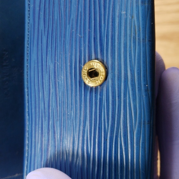Vintage Authentic Louis Vuitton Blue Epi Leather 4 Ring Key Holder Case 4 x 2-in - Picture 10 of 11